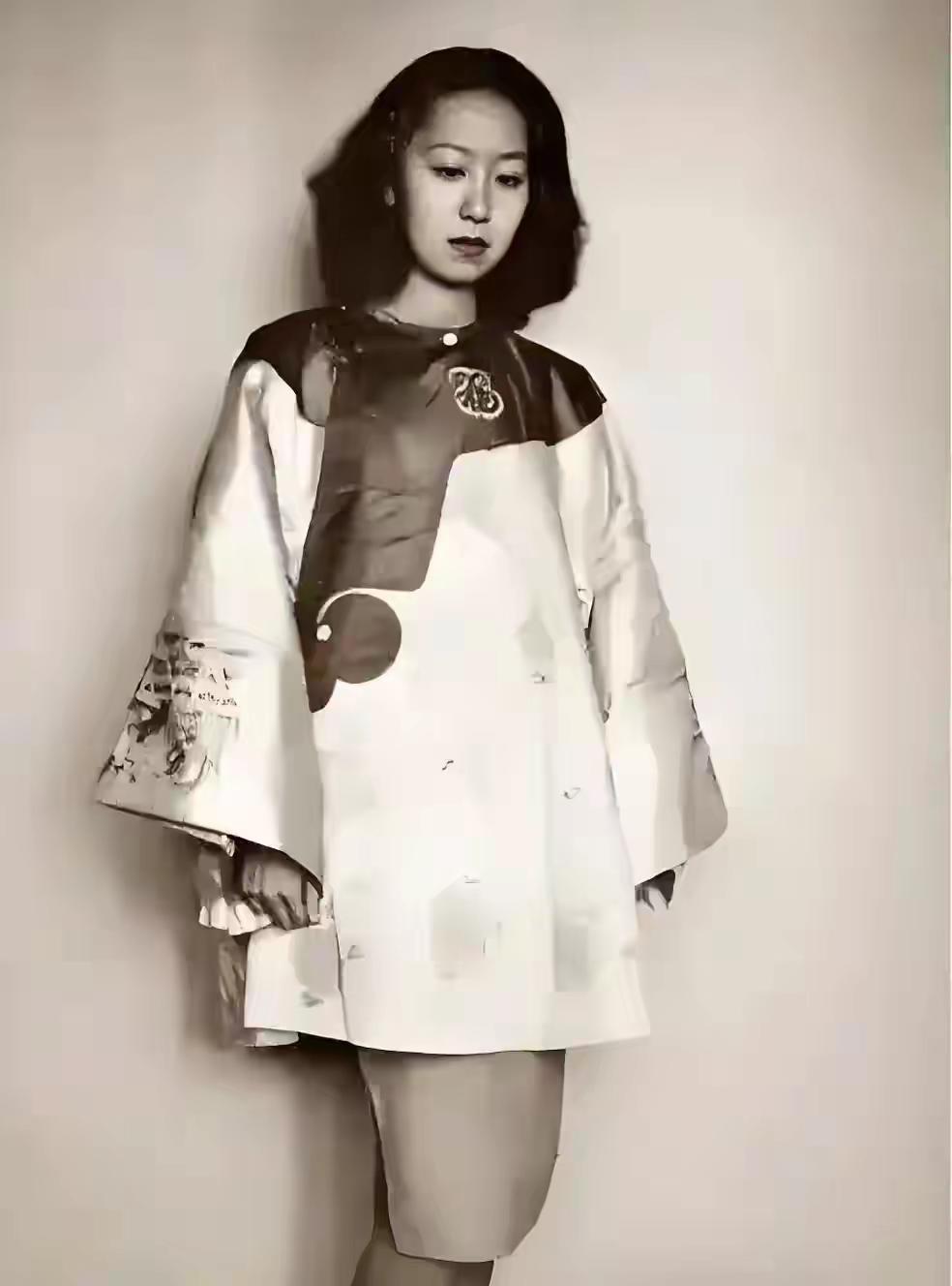 舅舅骂张爱玲：我疼你，你却在小报这样写我“郑先生是个遗少，因为不承认民国，自从民