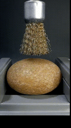 有一说一，
这个是真的厉害，
石头都可以这样被抛光。