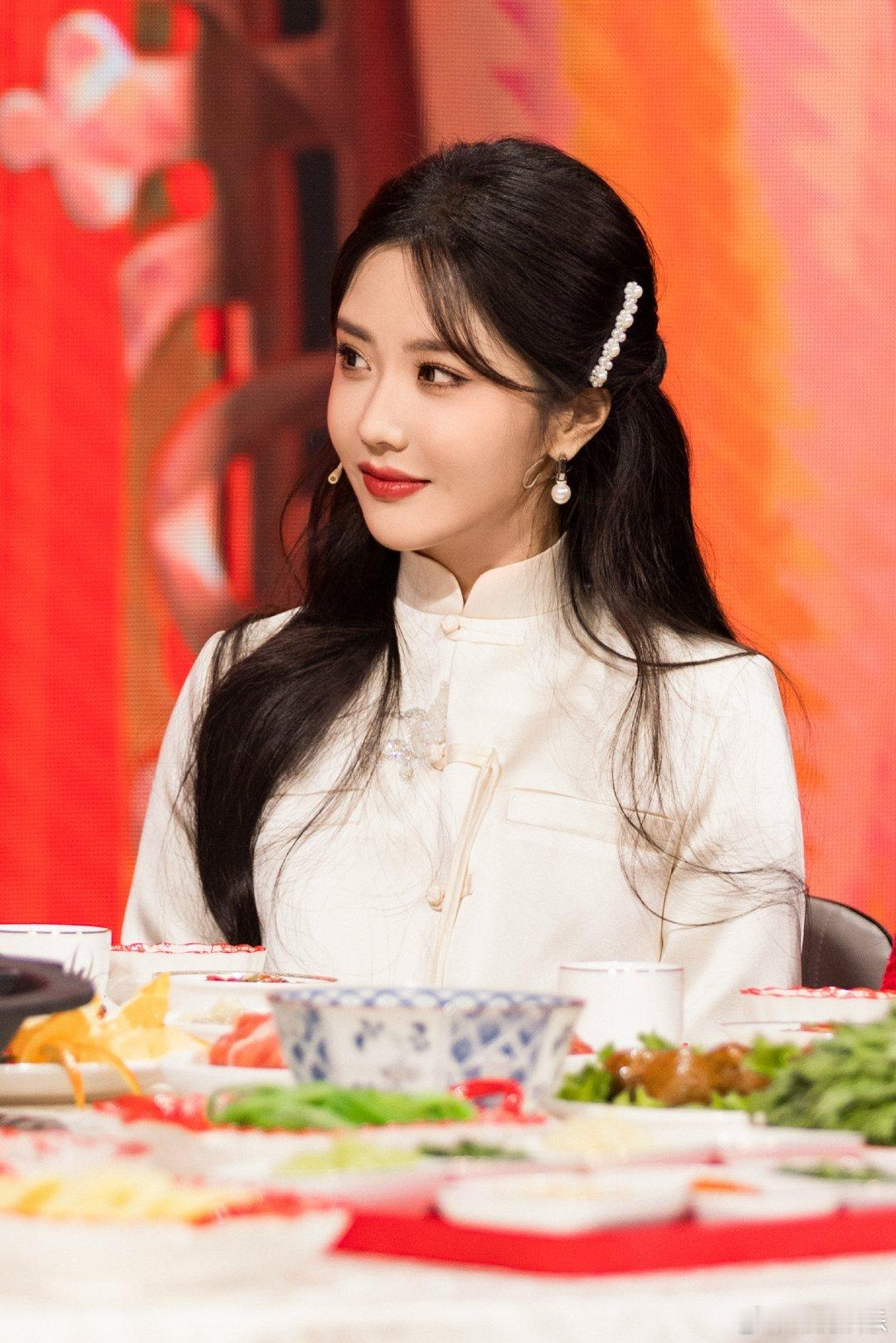 #转发接龙开新年##硬糖少女303##王艺瑾# 今日份糖妹新鲜物料王艺瑾youn