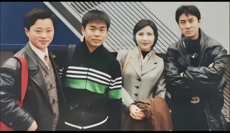 年轻时的江涛、林萍、孙浩、郭玉
