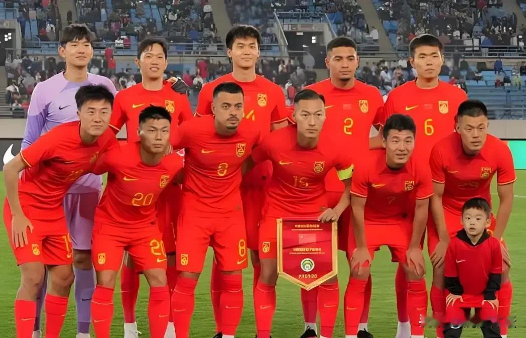 亚洲杯决赛：阿菲夫上演点球帽子戏法，卡塔尔3：1击败黑马约旦队强势卫冕。本届亚洲