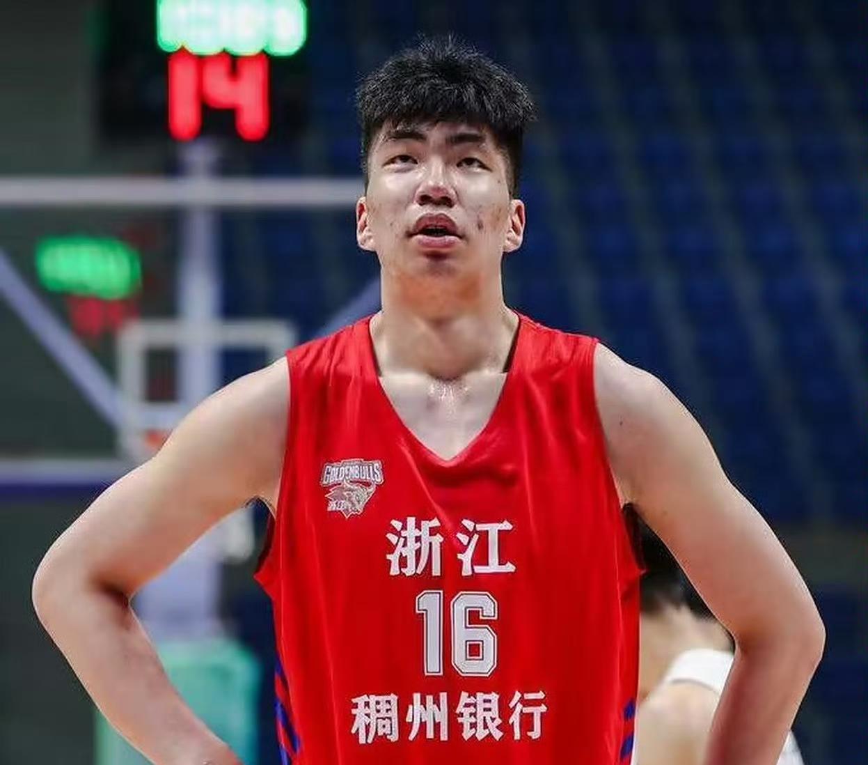 余嘉豪的进步太大了，事实证明走出去真的有用！

从欧洲篮球联赛回归的余嘉豪令所有