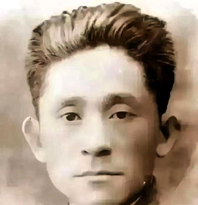 1923年，车耀先被敌人打碎颅骨，战友以为他死了，便脱掉他的衣服，丢进弹坑，就地