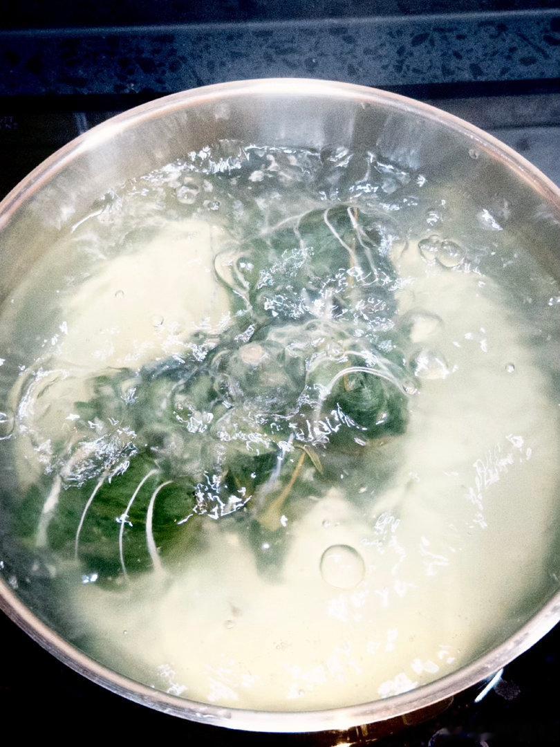 张凌赫吃粽子蘸白糖张凌赫拍的粽子张凌赫端午节晒照别人花式晒礼盒粽子，张凌赫实拍原