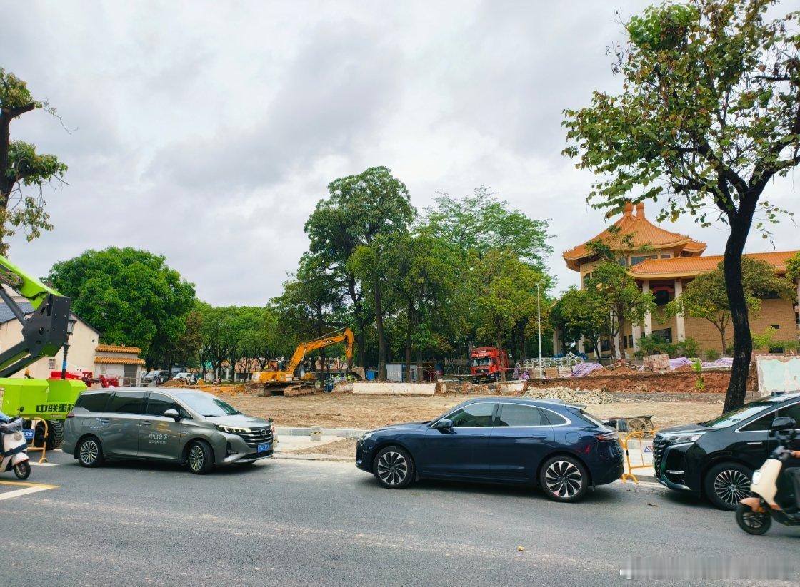 中山商业城建观察录 中午很大太阳🌞，下班后细雨濛濛🌧     城建角度——南
