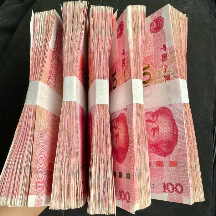 突然发现朋友月薪五万  相处许久一直以为大家处境相差不大，偶然得知朋友月薪五万，