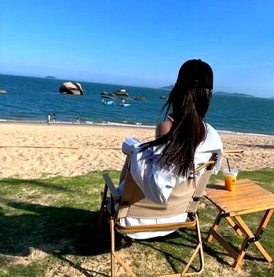 你敢信我一个姐妹天天吃肉，顿顿吃肉，无肉不欢，
她孕期生生给自己囤了六十斤脂肪。