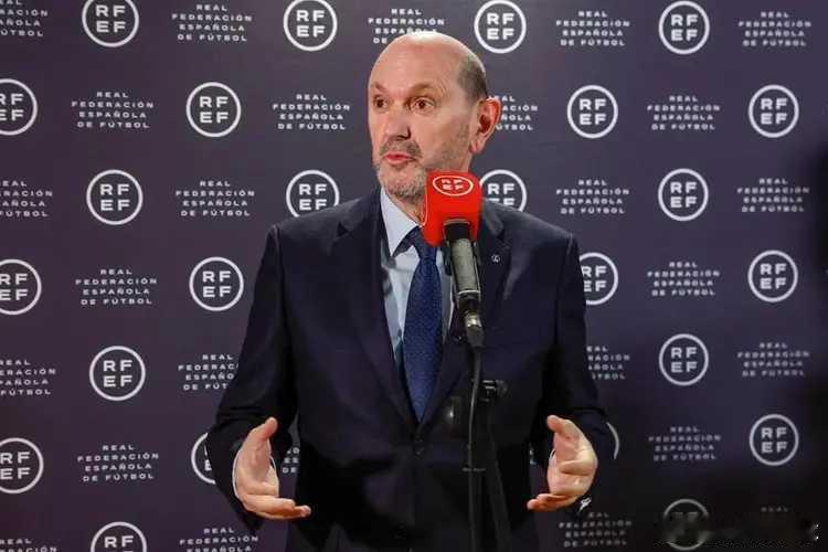 01月27日在马德里体育记者协会颁奖典礼上，西班牙足协主席拉斐尔-卢赞确认，20