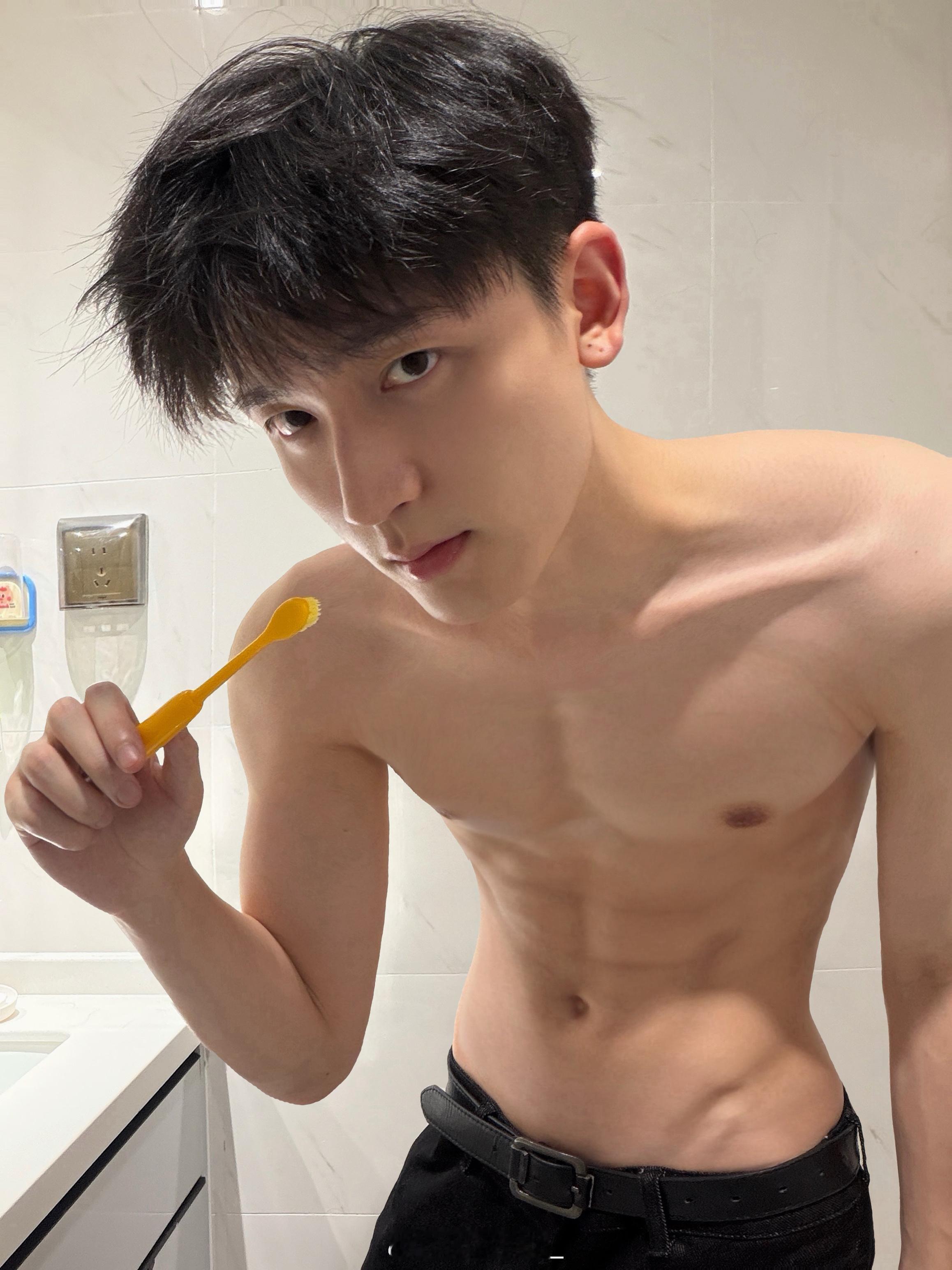你说你的猫很想我 那他的主人呢 