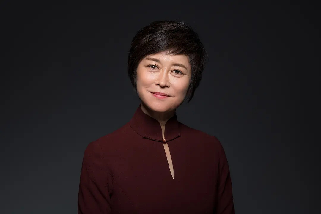敬一丹女儿发布讣告 知名主持人敬一丹离世，曾三夺金话筒，见证中国电视新闻黄金时代