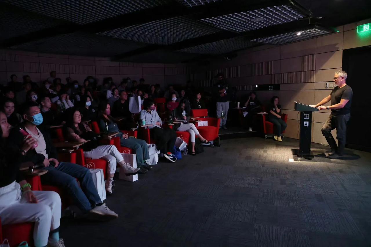 先睹为快观看了《地球脉动III》的几个片段，最强烈的感受就是大开眼界、叹为观止。