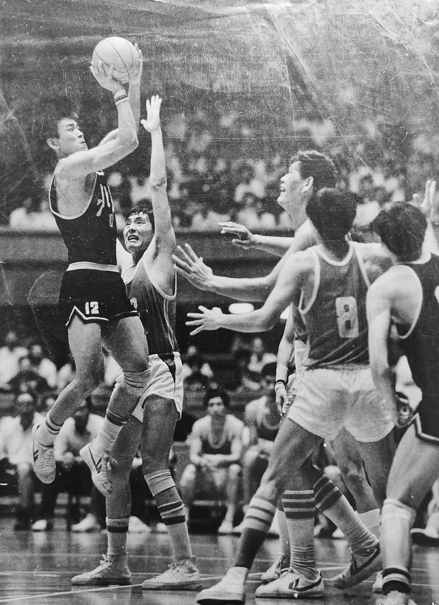 1983年9月27日，第五届全运会男篮决赛，前一晚半决赛67比64险胜江苏队的北