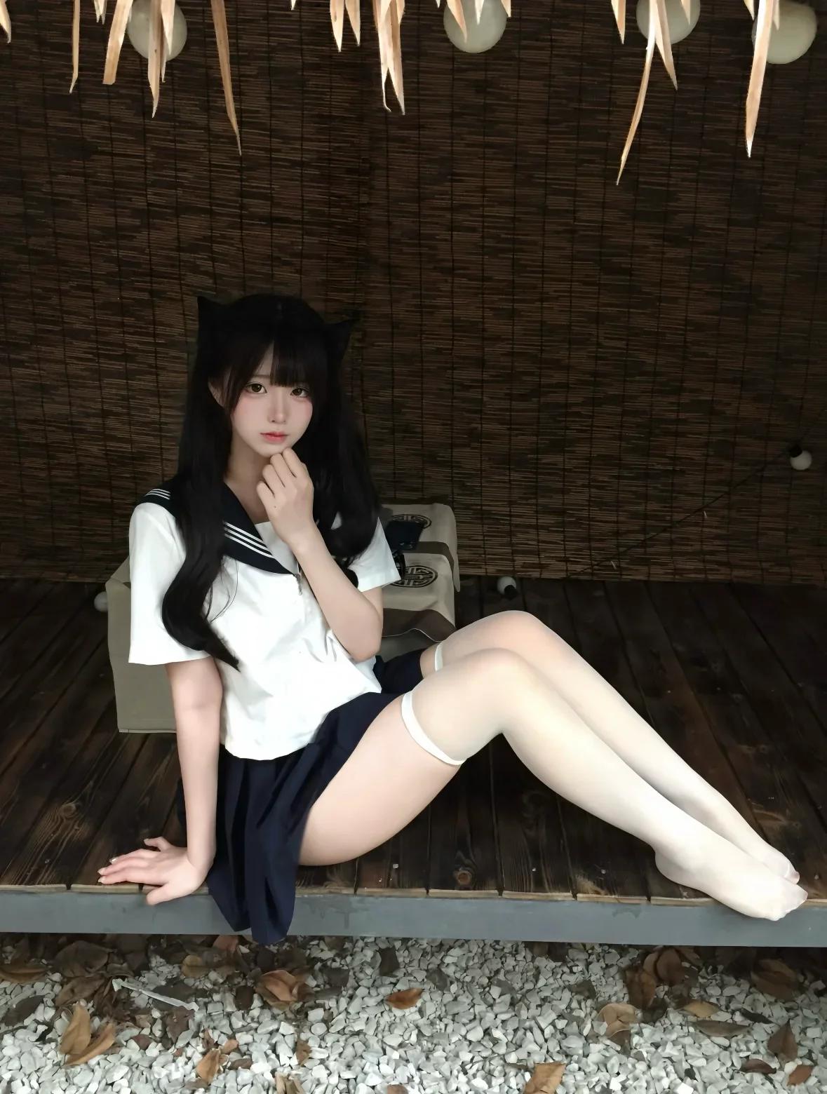 高清美图写真分享！正常穿搭，绿色健康图片，无不良引导！
声明:图片来源于网络，仅