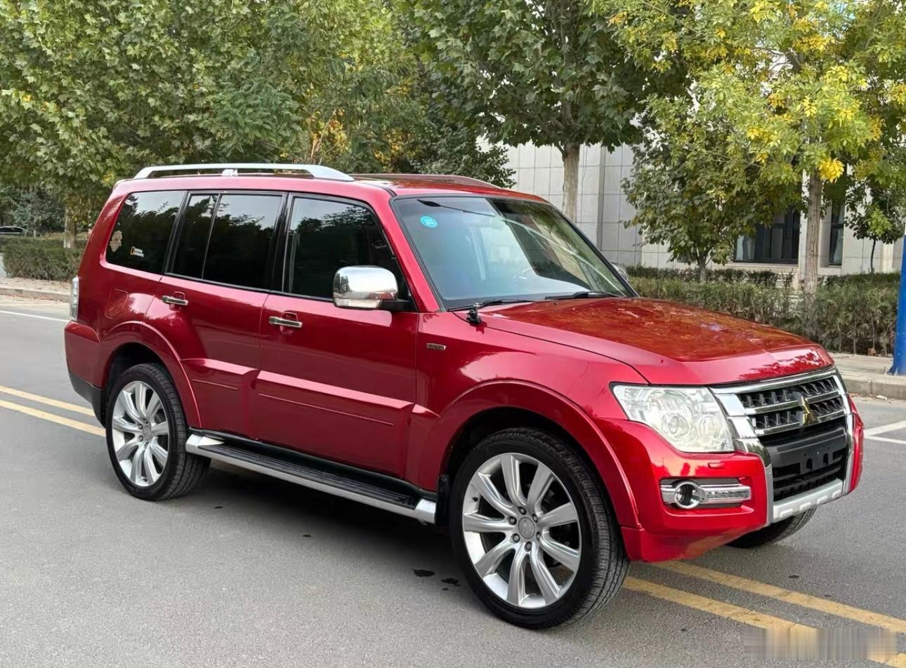 帕杰罗[超话]  PAJERO V93 22寸轮毂拉力红 ​​​