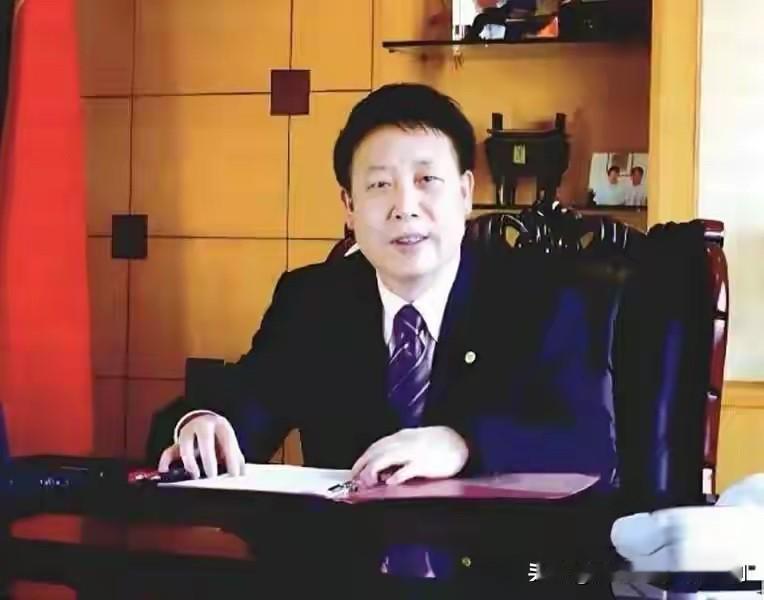 离谱至极！受过处分仍不知悔改，湖南这位银行行长屡教不改！

8月24日，中纪委发
