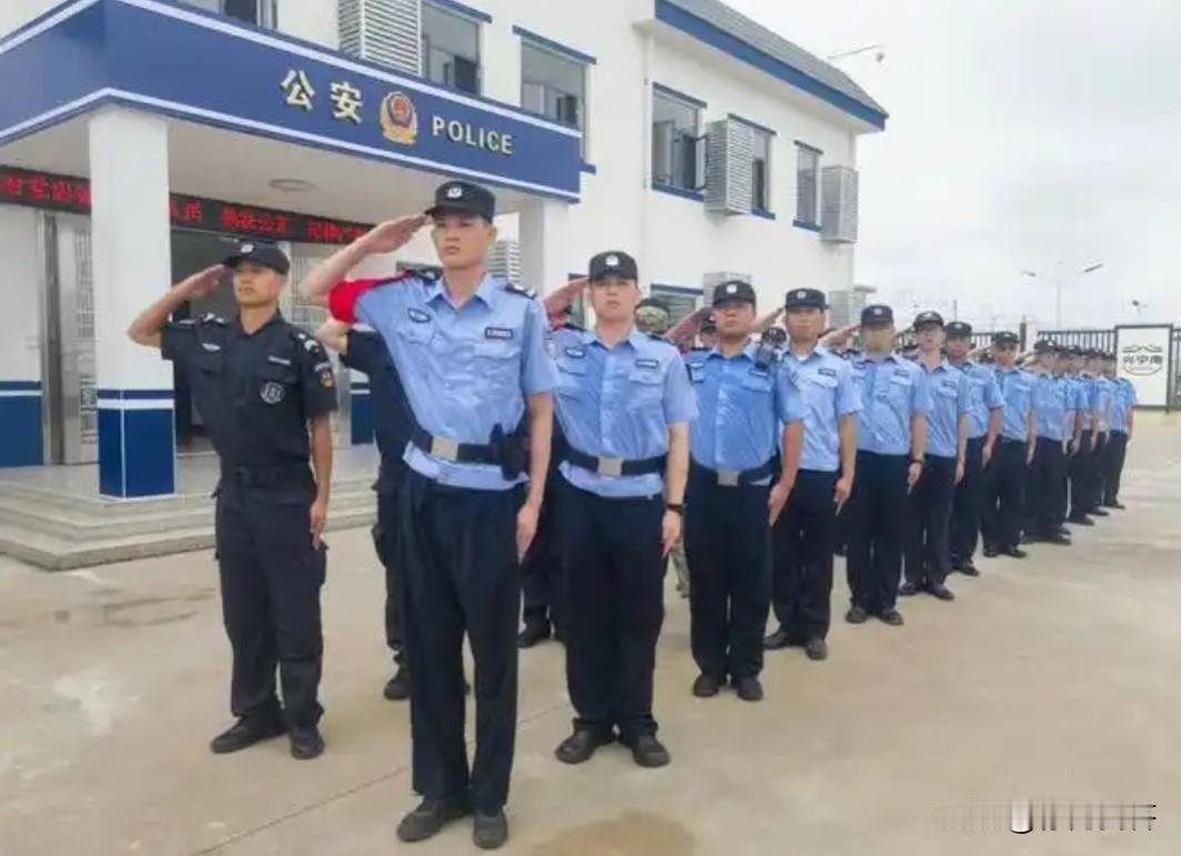 请问：协警属于在编人员吗？
答案：不属于

请问：协警属于编外临时工吗？
答案：