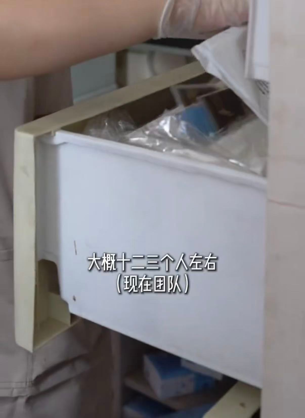 清北学生花千元请收纳师收拾宿舍北京99年女孩裸辞白领转行搬家不少高校学生花钱聘请