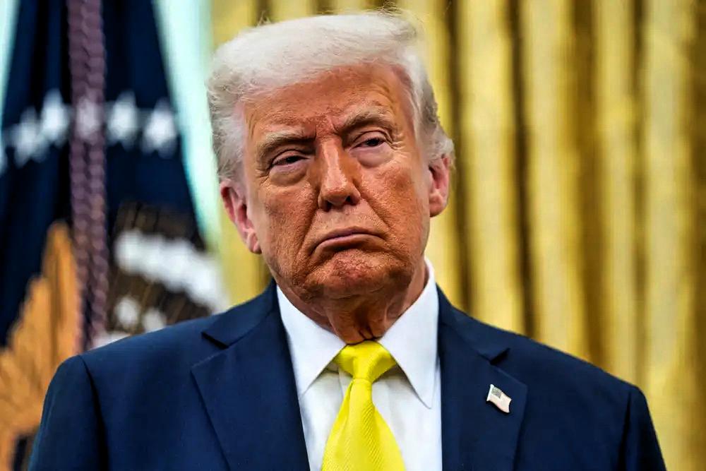 最后通牒！北京直接掐断了特朗普4月的登机口。200亿美元的对台军售，就是美国自掘