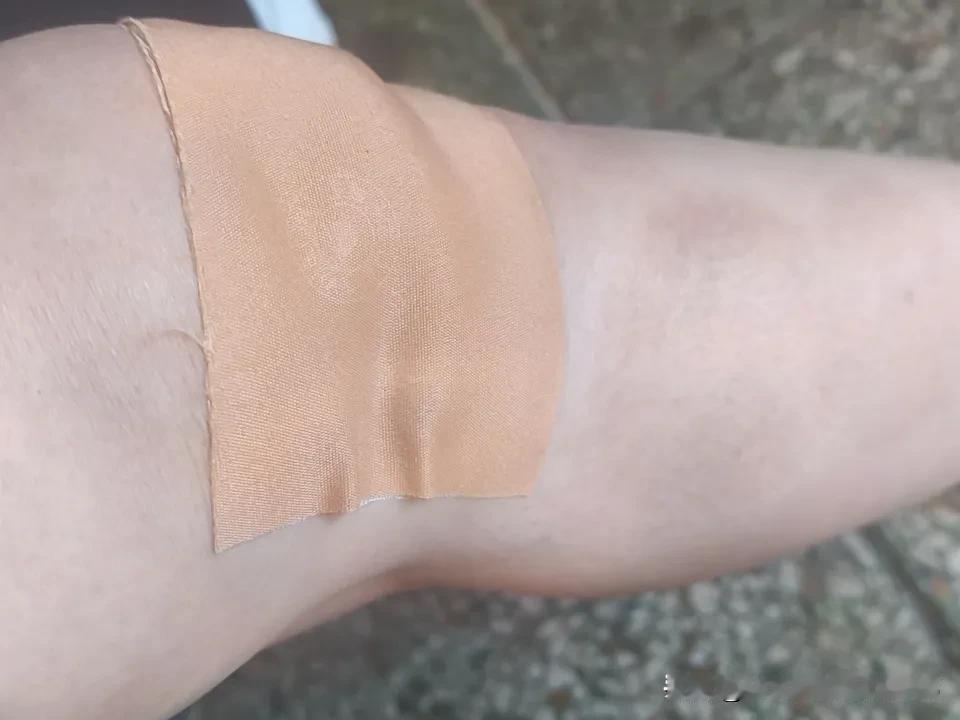 今天才是倒霉了，一大早就和烫房顶的吵了一架，把我的小卖铺的牌子给弄坏了，还不让说