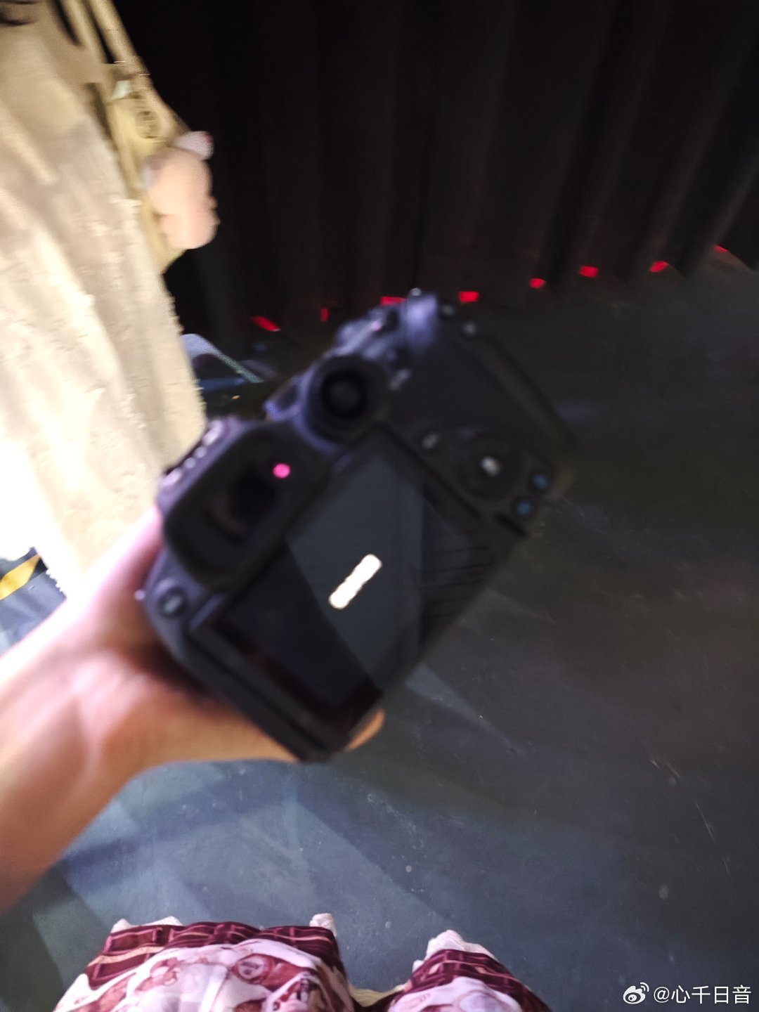 谁敢想昨天内存卡拍爆了。。。 