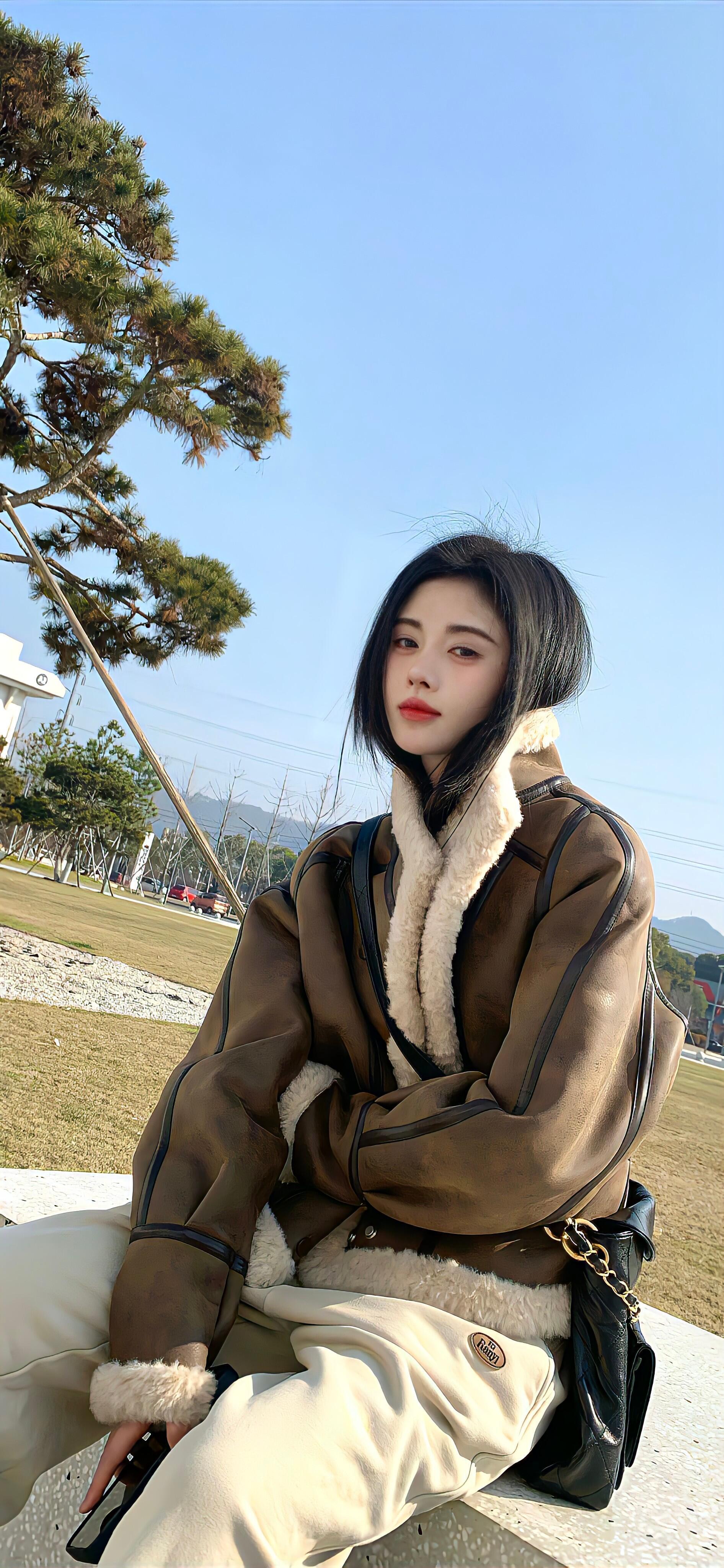 𝑾𝒆𝑪𝒉𝒂𝒕  │ 鞠婧祎壁纸 │ 明星壁纸 │ 美女壁纸 │ 慵懒