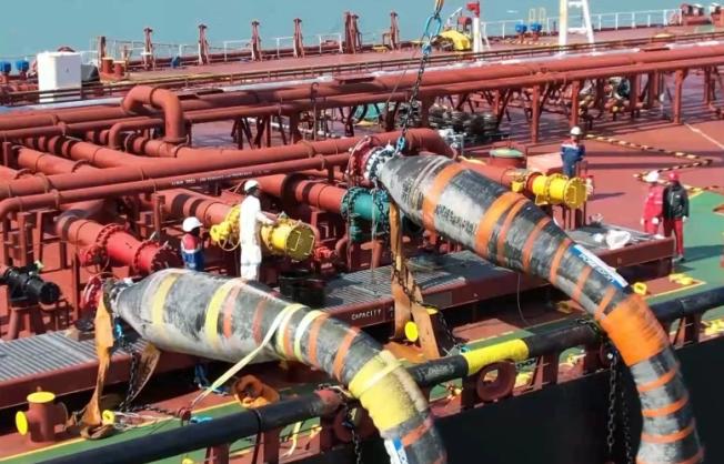 孟加拉国现在是真的被逼到绝路了！能源危机闹得凶，这个国家九成多的石油都得靠从国外