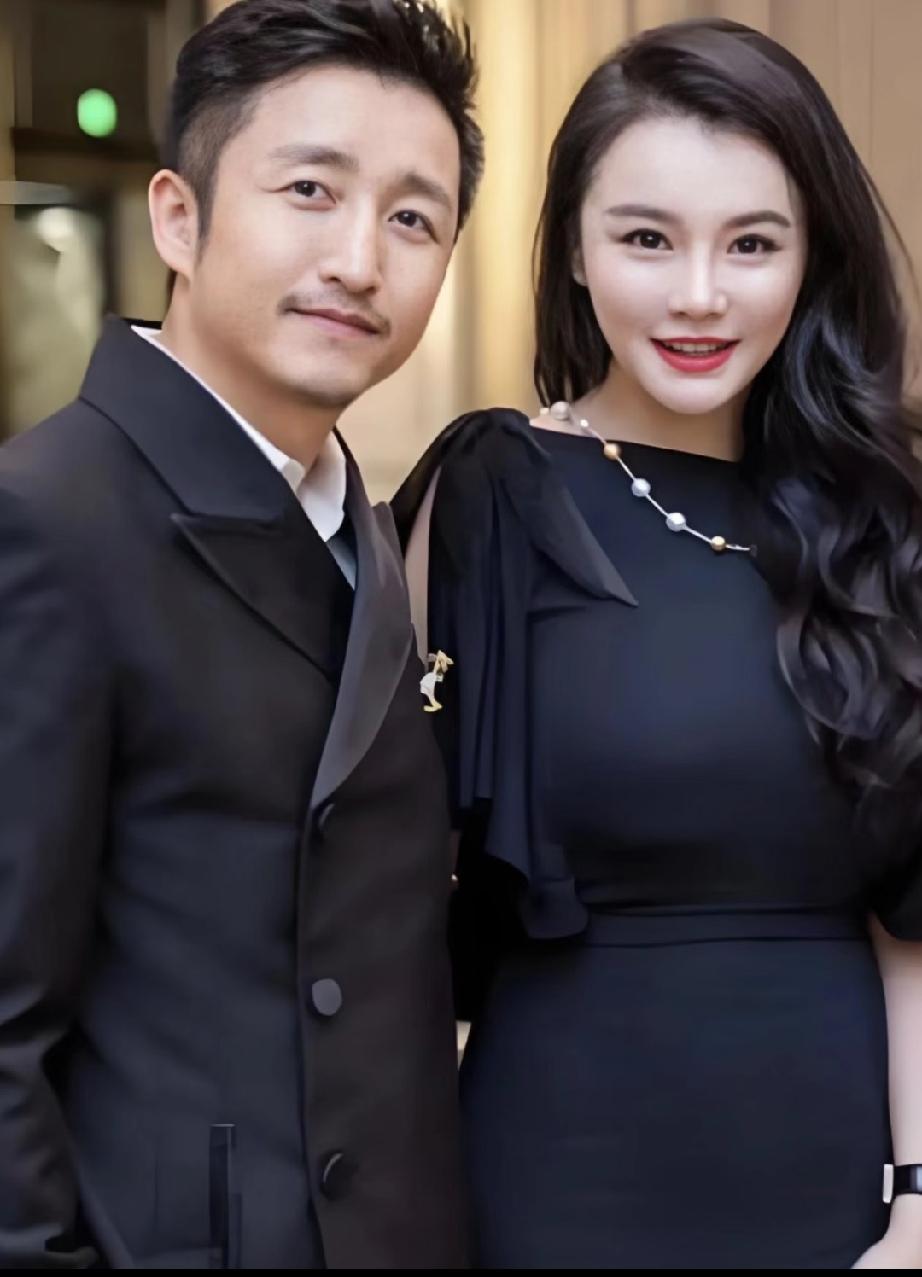 她慌了，

冉彻底慌了，不光下场控制舆论，连那英说她“是败家玩意”的视频也删了。