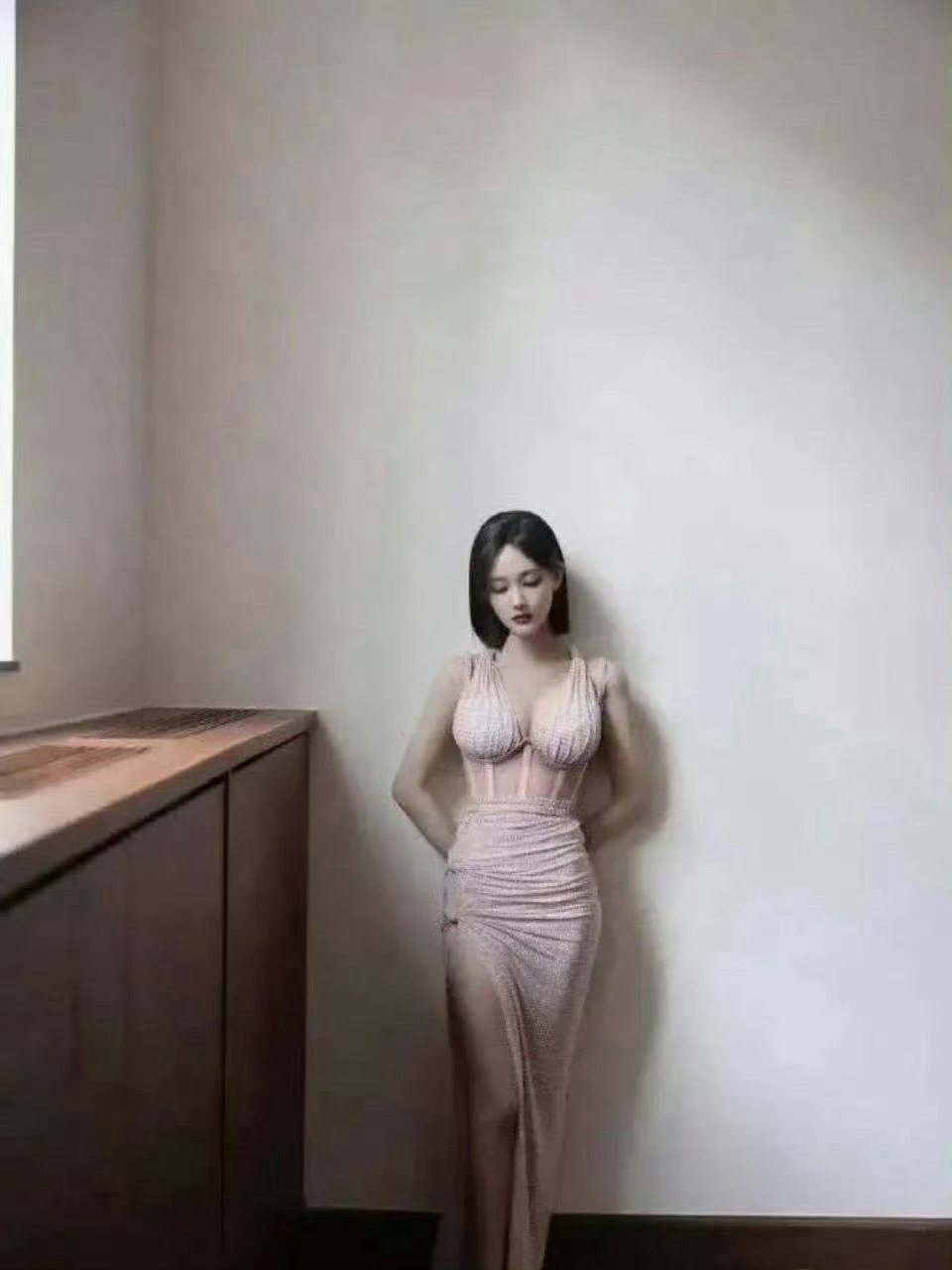 李一桐身材这么好了？让我想起巅峰林志玲！ 