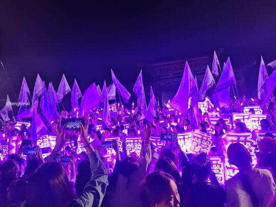 前线可露丽发来一片紫海