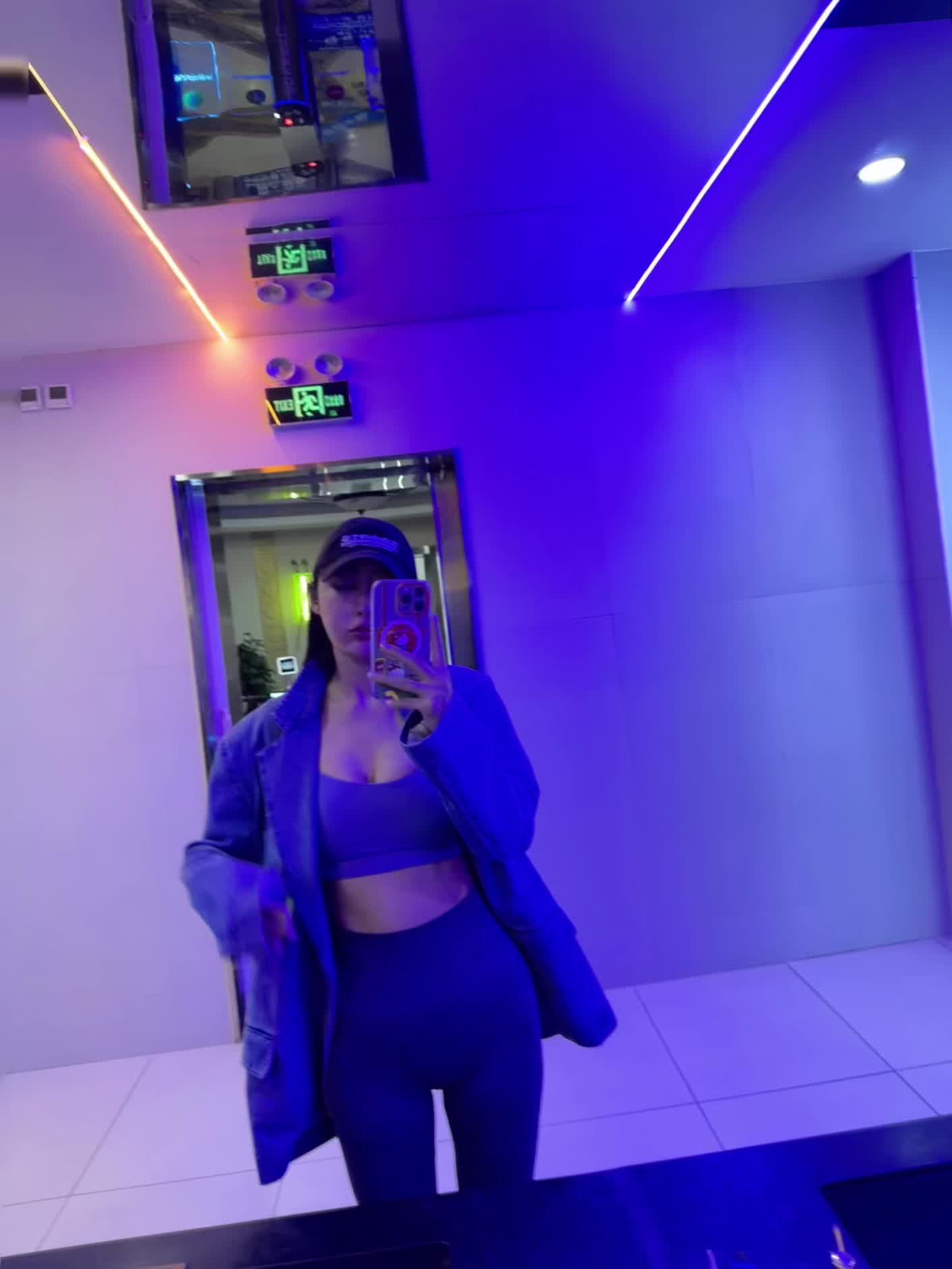 今日份练肩日结束✔️ 撸铁女孩的快乐