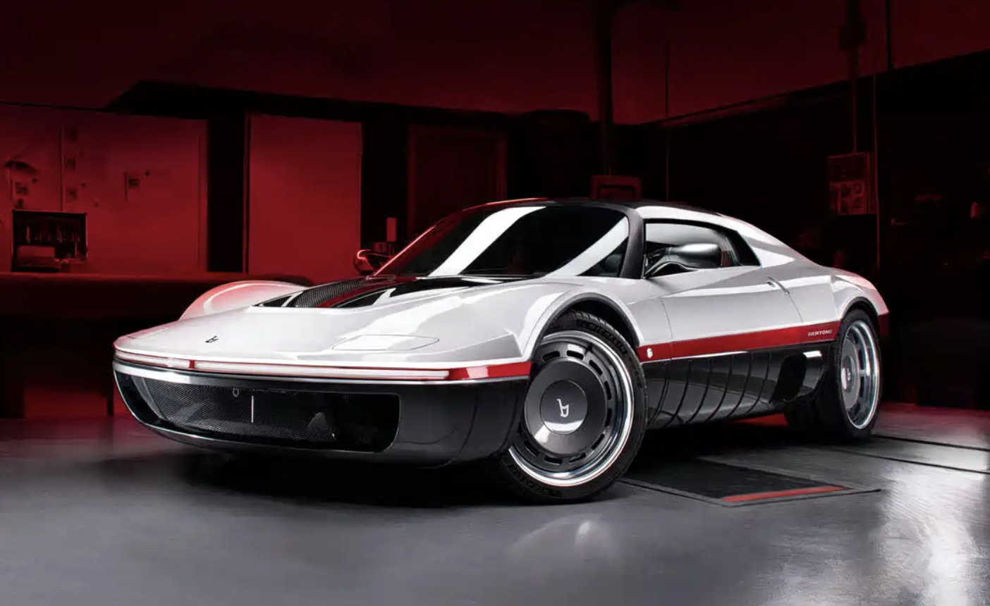 这谁顶得住啊，传奇Bertone Runabout量产版， 全球仅25台大v聊车