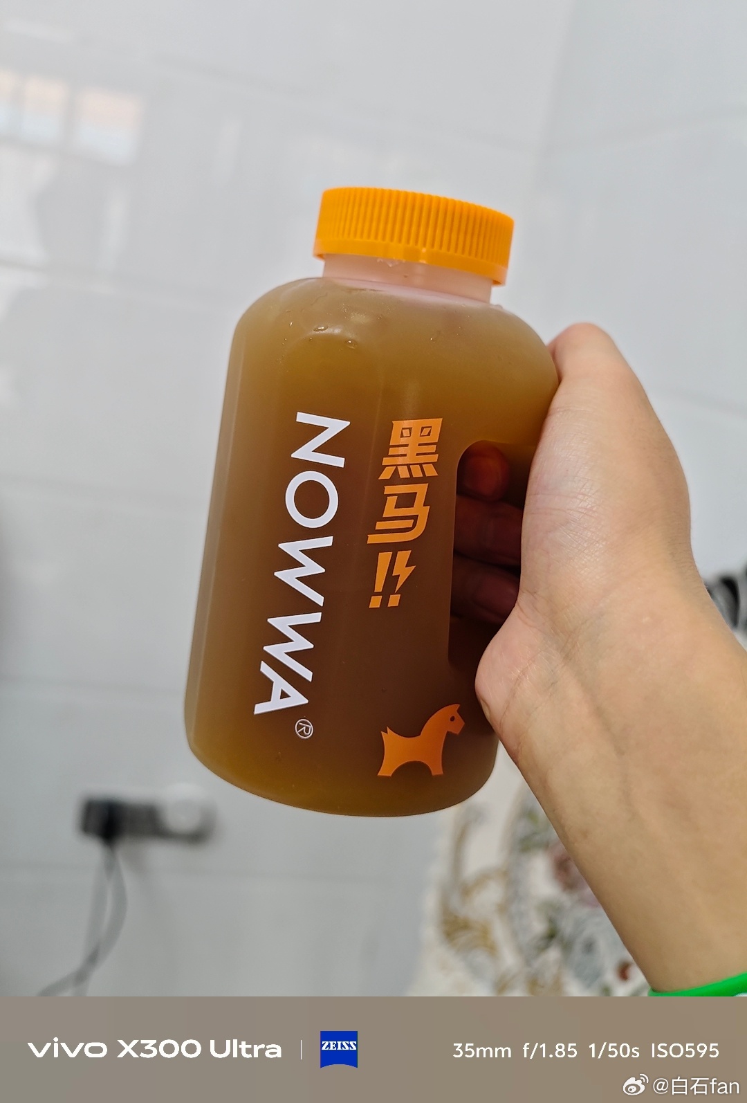 也是第一次喝到这样大桶的咖啡！车里的杯架估计是装不下了 