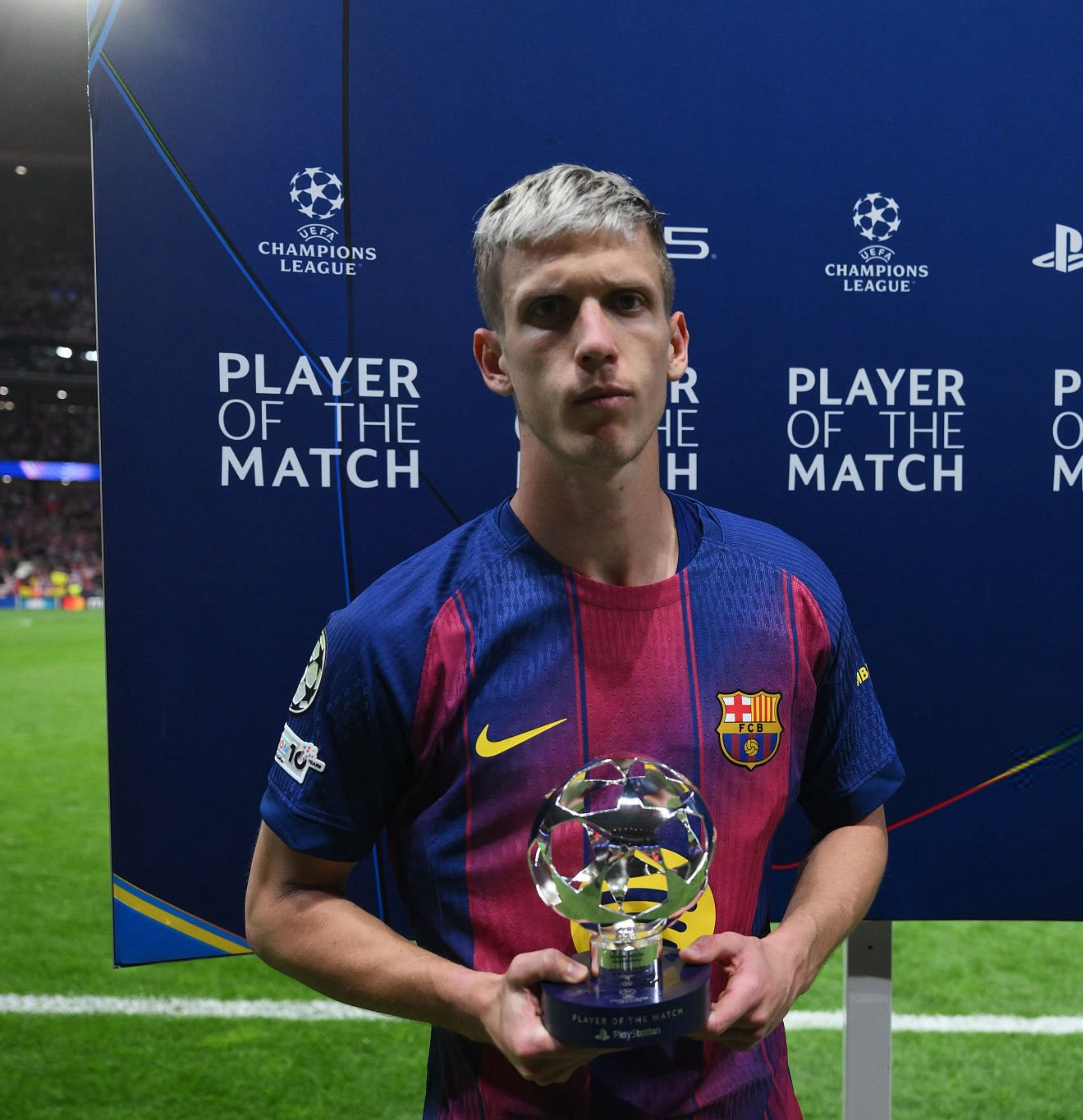 奥尔莫当选本场比赛最佳球员。欧冠联赛巴萨马竞vs巴萨