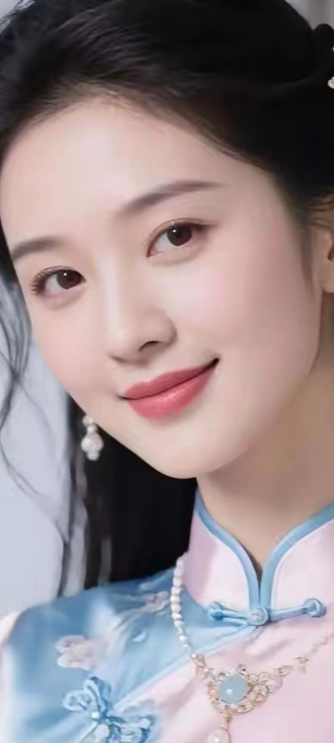 温婉古典，粉蓝相间，宛如古代仕女图