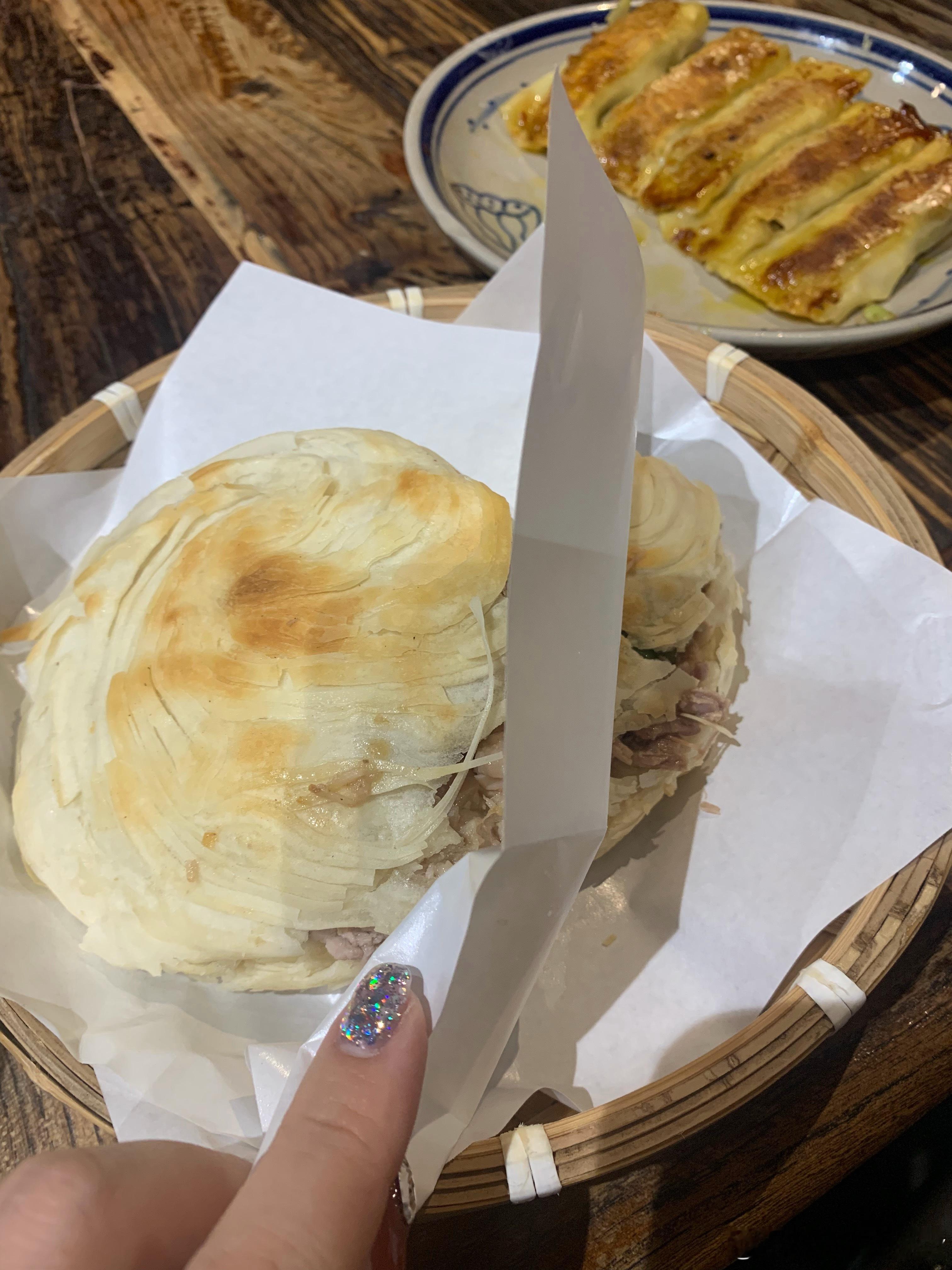 发明这么吃早餐的绝对是个天才其实早餐的吃法多种多样，有人喜欢吃甜的，有人喜欢吃咸