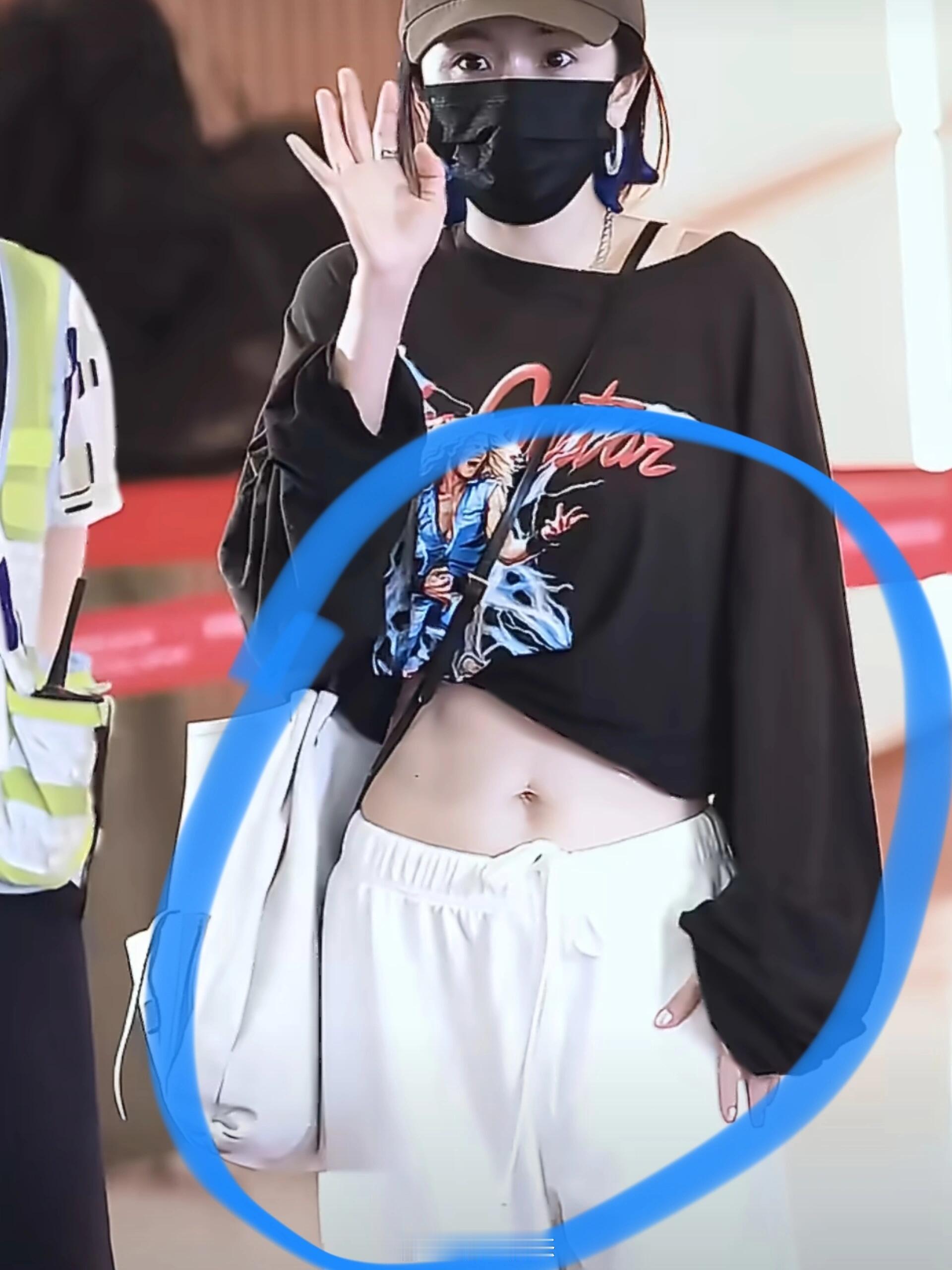 杨幂马甲线马甲线好明显啊！我幂太自律了 ​​​