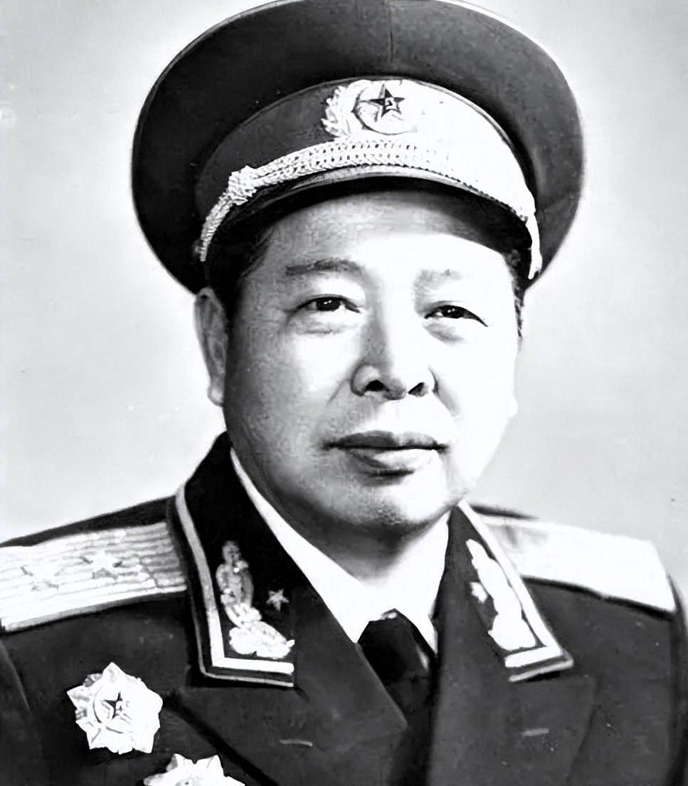 罗元发，九届中央候补委员。原名罗金山，福建龙岩人。参加过长征，抗战时期任八路军1
