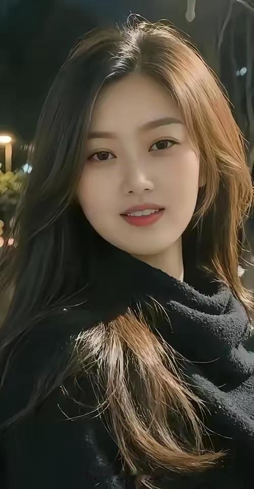 夜晚的温柔，黑纱下的迷人微笑🌙✨