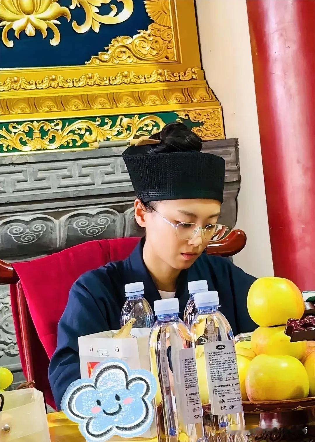 美貌女道姑！话说我们中国土生土长的道教，在现实生活中的影响力远不如佛教！武侠小说