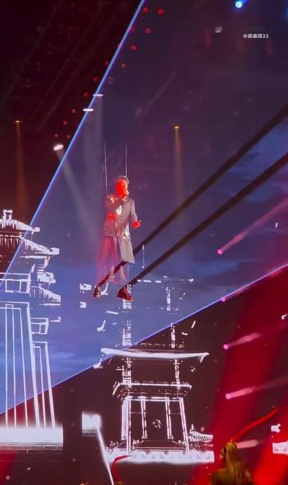 真的被王力宏的演唱会开场曲惊艳到了！自己用AI软件完成编曲和制作，连女生部分都模