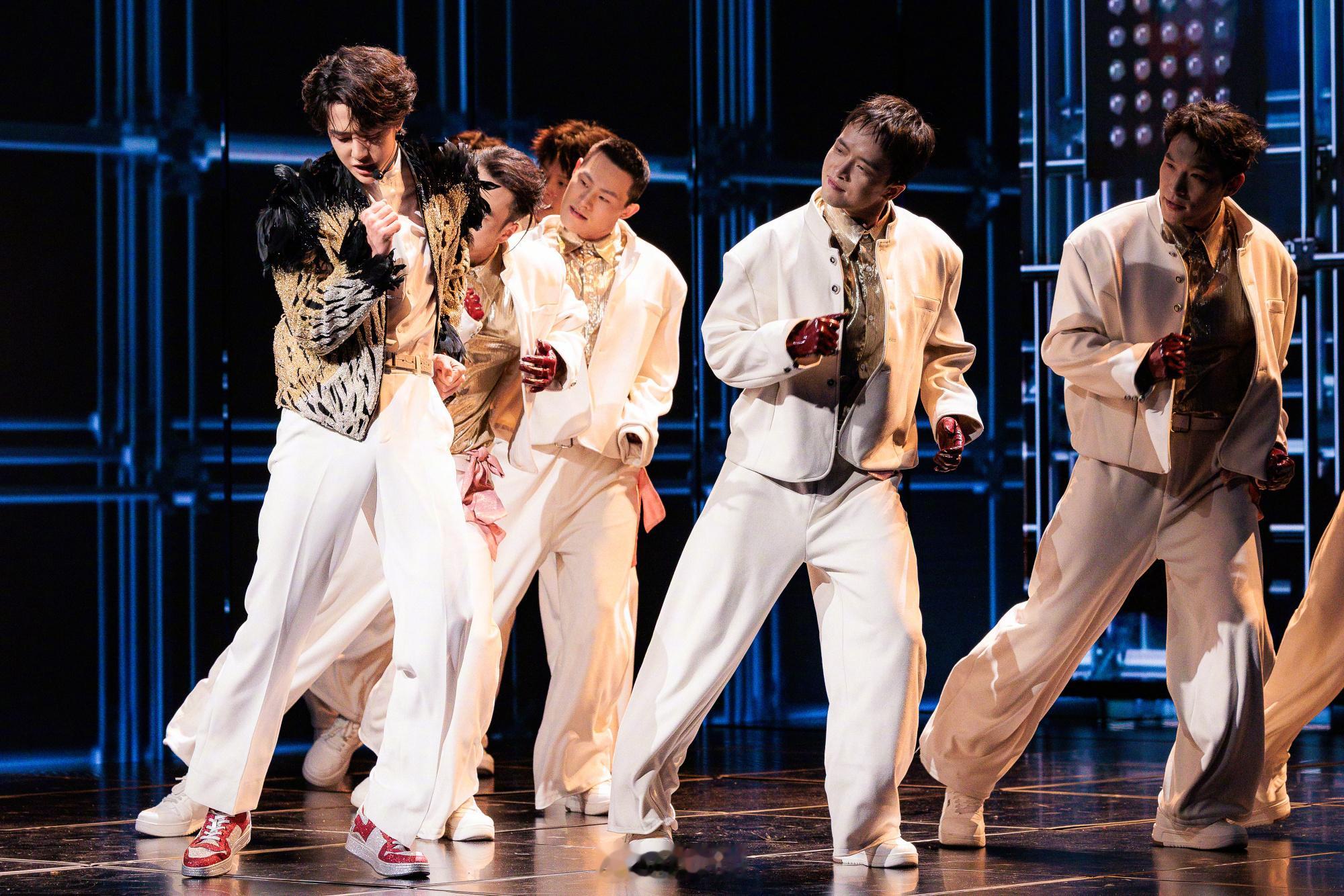 RS👉王一博春晚高清大图 来啦 速速发原创安利 gc上➕🔥自家热🚪 