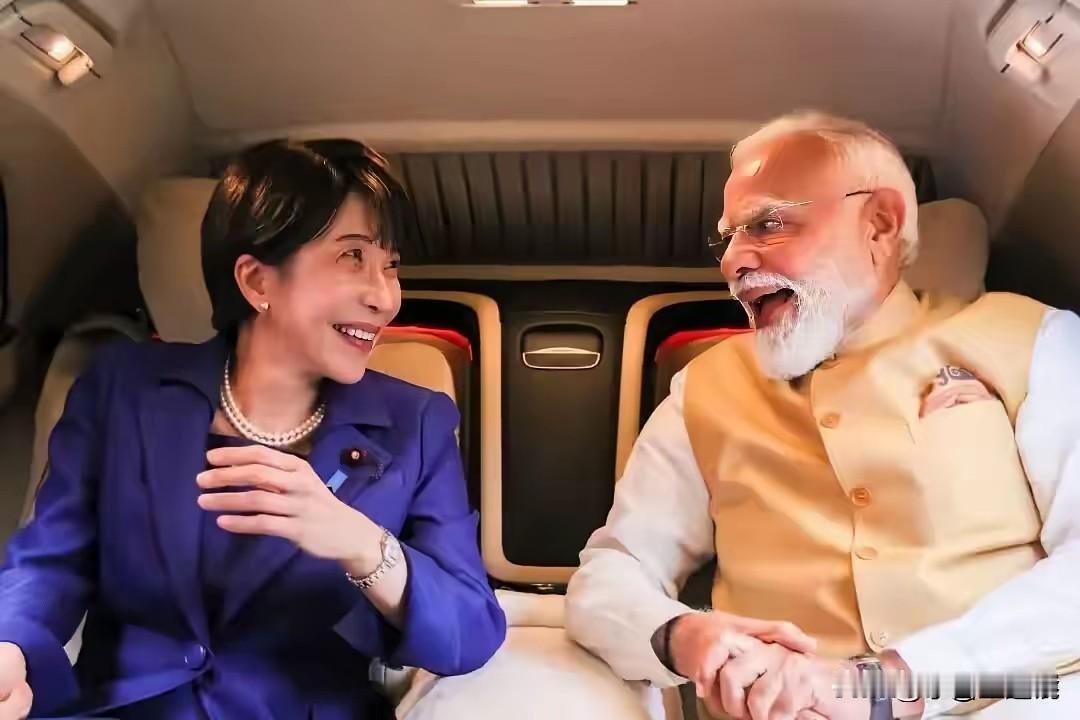 莫迪又惹大“祸”了！
日本首相高市早苗访印，莫迪一时兴起，两次喊高市早苗为“我的
