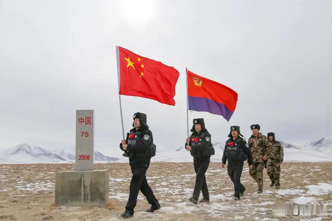 中国和塔吉克斯坦之间没啥深仇大恨，这话一点没错。但奇怪的是，翻开旧地图，你会发现