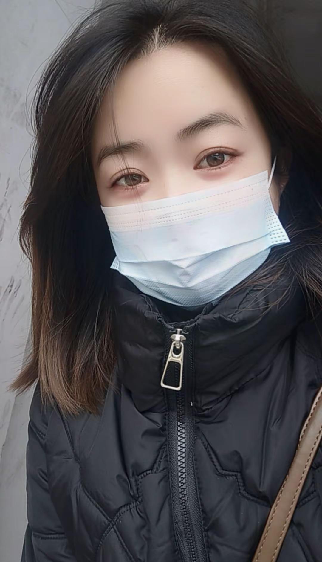 做个温暖的人，以最大的平静，去爱不确定的生活。人静，心安，物简，知足！心有所向，