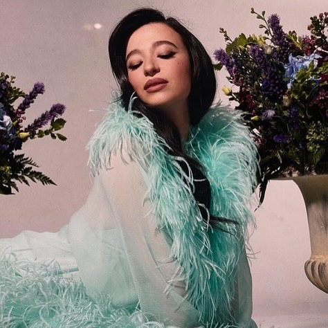 《阿诺拉》女主麦琪·麦迪森的几组ins写真 ​​​