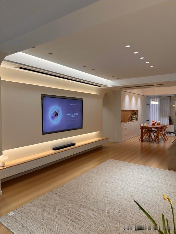 这几年房价下跌，真正好的房子还是比较抗跌的。
如果说，这个好房子品质高，地段好，