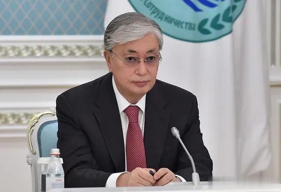哈萨克斯坦再次对俄发起“制裁”，106种“军用产品”限制出口俄罗斯。
10月19
