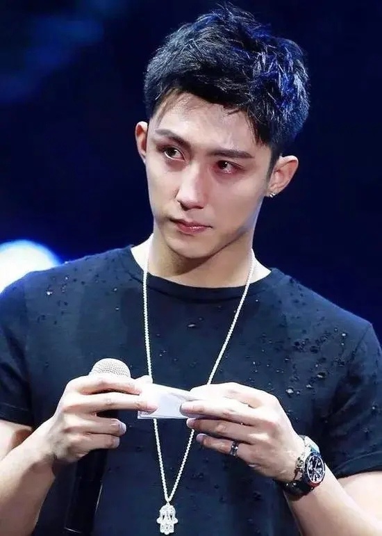 俺家特别特别细腻柔软的小鱼小猪💧以后再流眼泪的话 都是幸福的眼泪 好不好🥺?