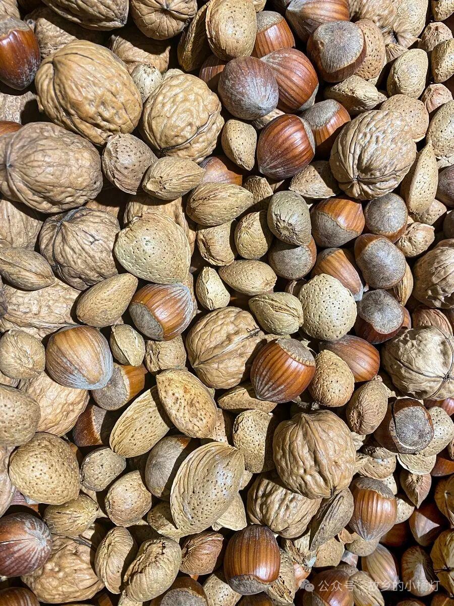 越感觉压抑迷茫，越要勇敢起来
 
人这一生，谁都逃不过低谷期。总有一段日子，情绪