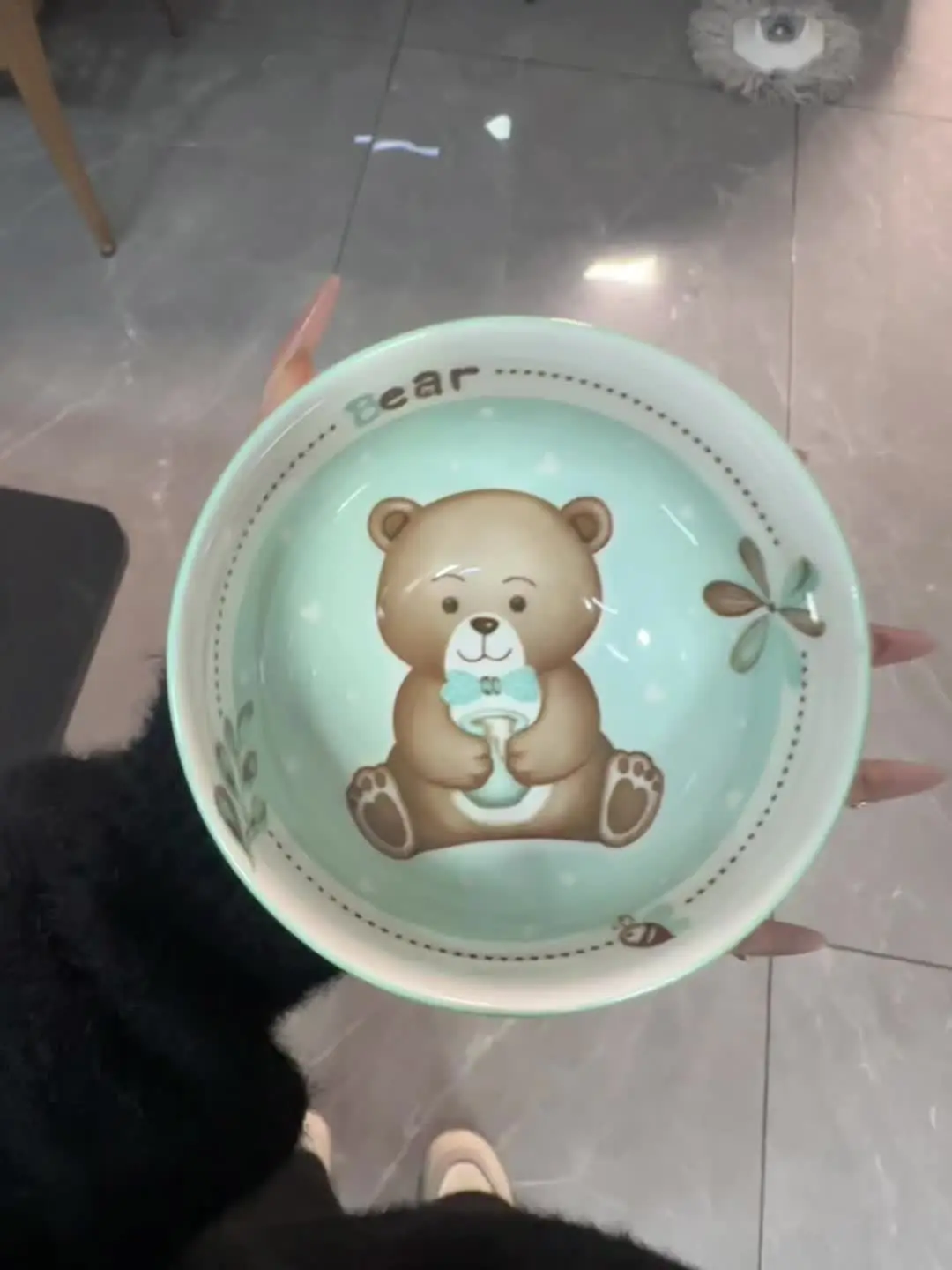 幸福就像猫追自己的尾巴有时候刻意追寻反而容易错过 不如转个身它可能就在你身边